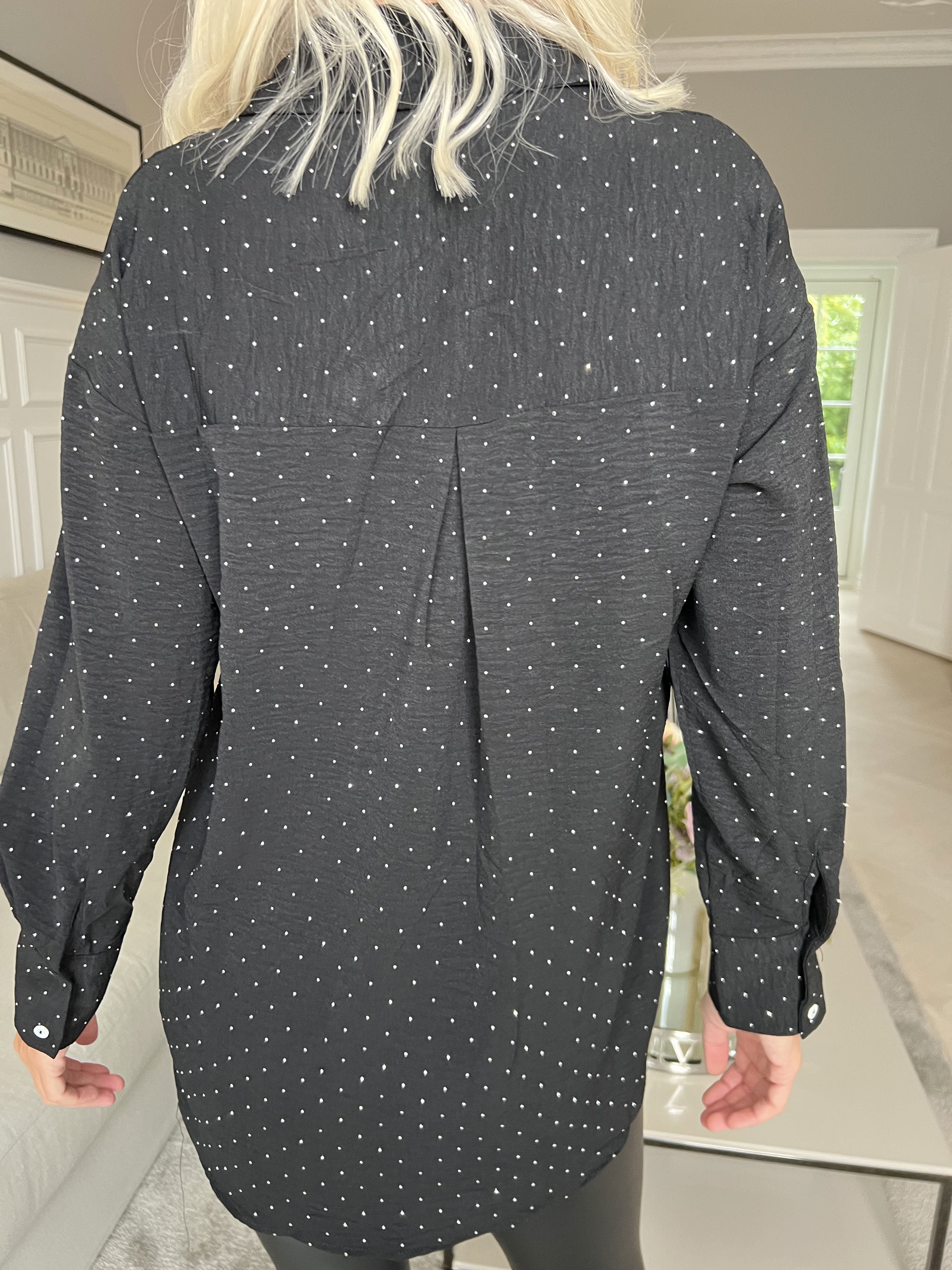 Delores - Fin skjorta dekorerad med små stenar